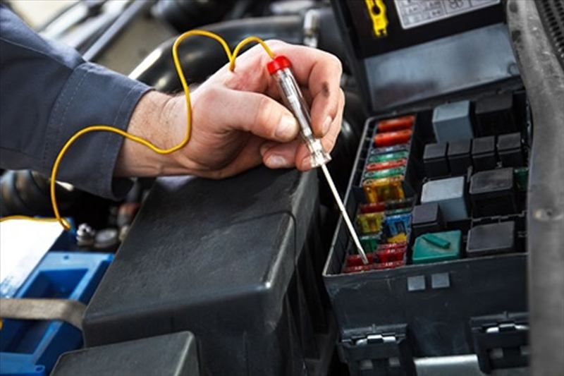 Revisión del sistema eléctrico del vehículo